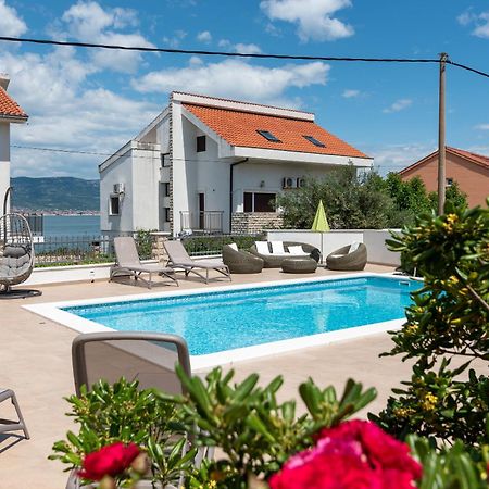 Apartments Brico - Heated Pool Трогір Екстер'єр фото