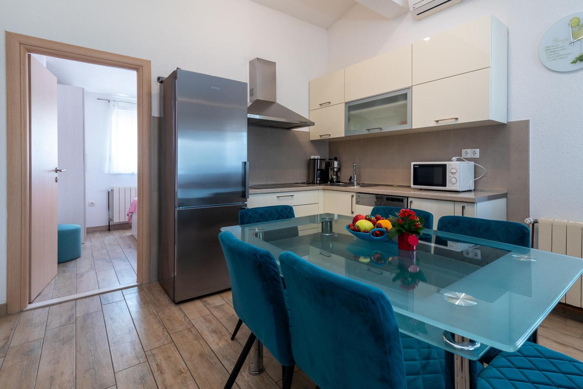 Apartments Brico - Heated Pool Трогір Екстер'єр фото